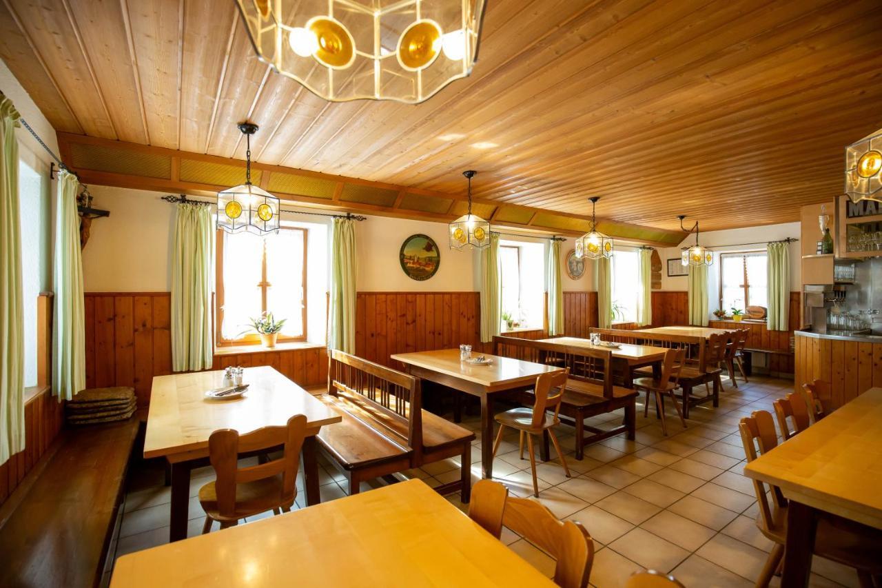 Gasthaus Und Hotel Goettler Josef Rumeltshausen Exteriör bild